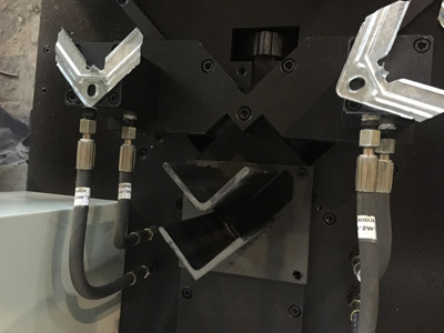 Máquina Insertadora de Esquinas